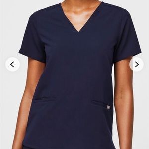 Figs scrub top